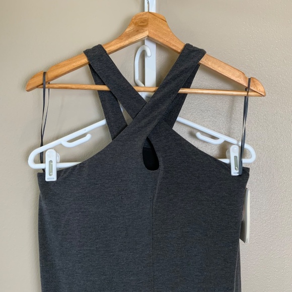 GafFit Crossover Keyhole Athletic Tank - Picture 3 of 16